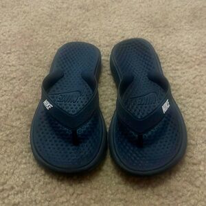 🖤Kids nike black sandals 🖤